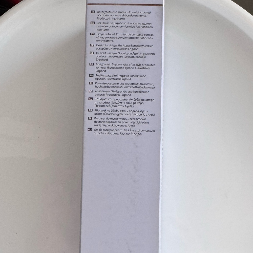 Elemis Clarifying Clay Wash 150mls - Picture 9 of 11